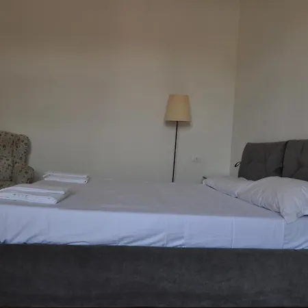 Valentine Apartman Lesa