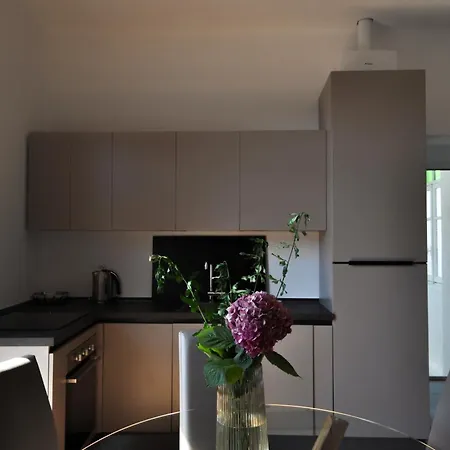 Valentine Apartman Lesa